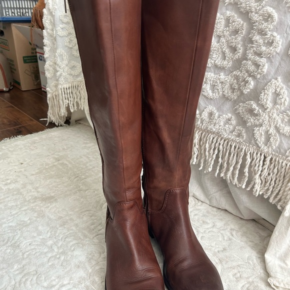 Gianni Bini Boot Knee High and Side Zipper color Brown shoes Size 8MW - Picture 7 of 16